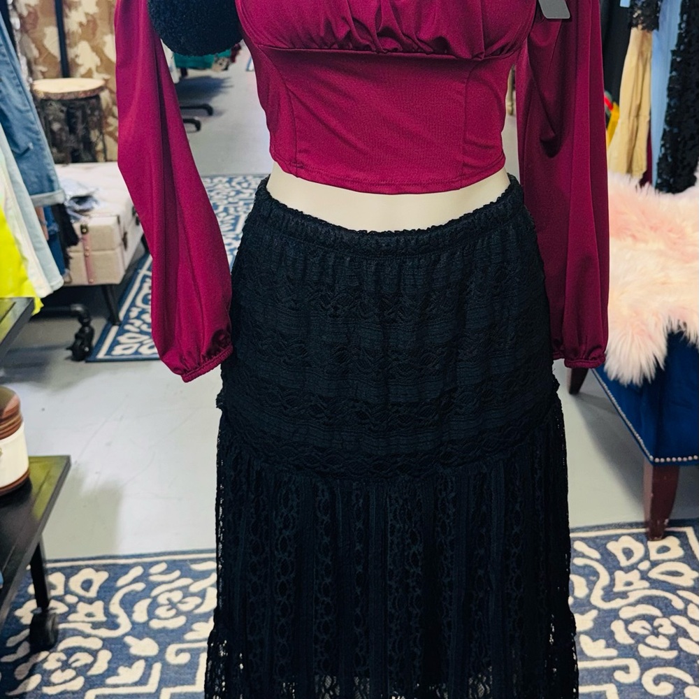 Chic Black Lace Maxi Skirt